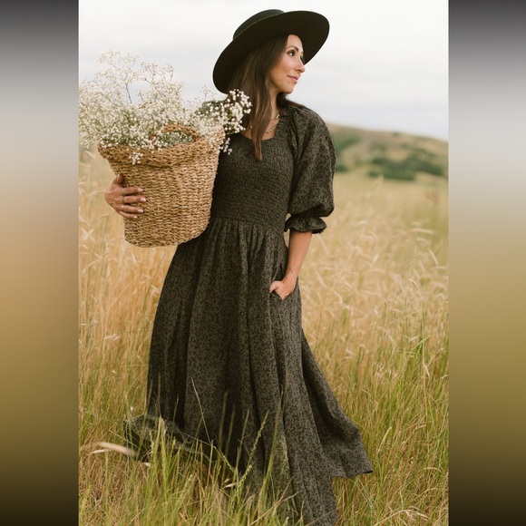 Ivy City Co Dresses & Skirts - Ivy City Co Teagan Dress In Woodland Floral